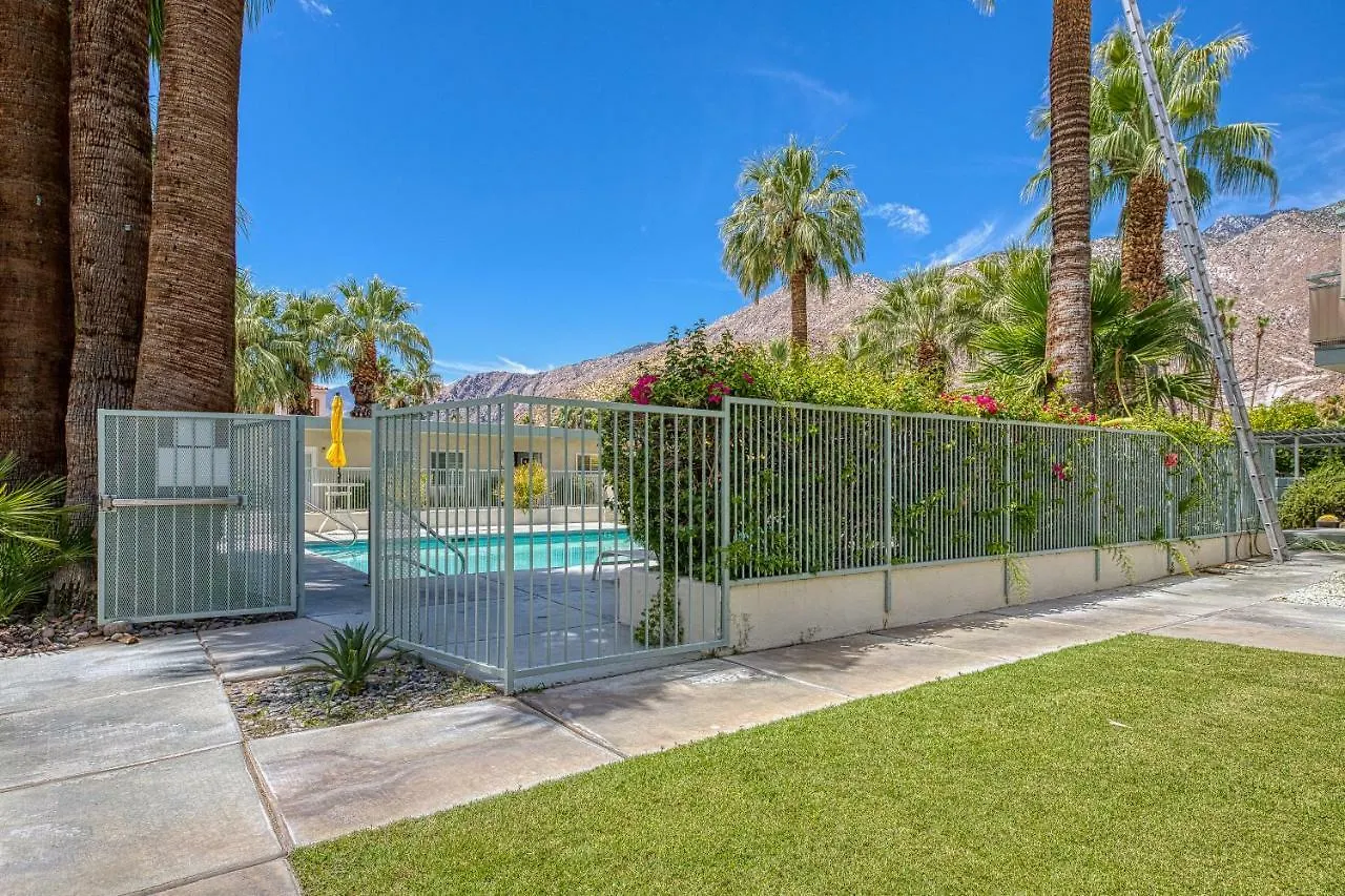 Otel Sordid Lives Condo Permit# 3202 Palm Springs ABD